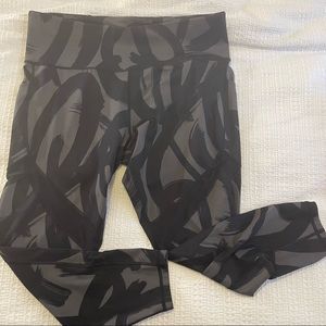 Athleta Tenacity 7/8 Tight - Brush Strokes Sz 2X